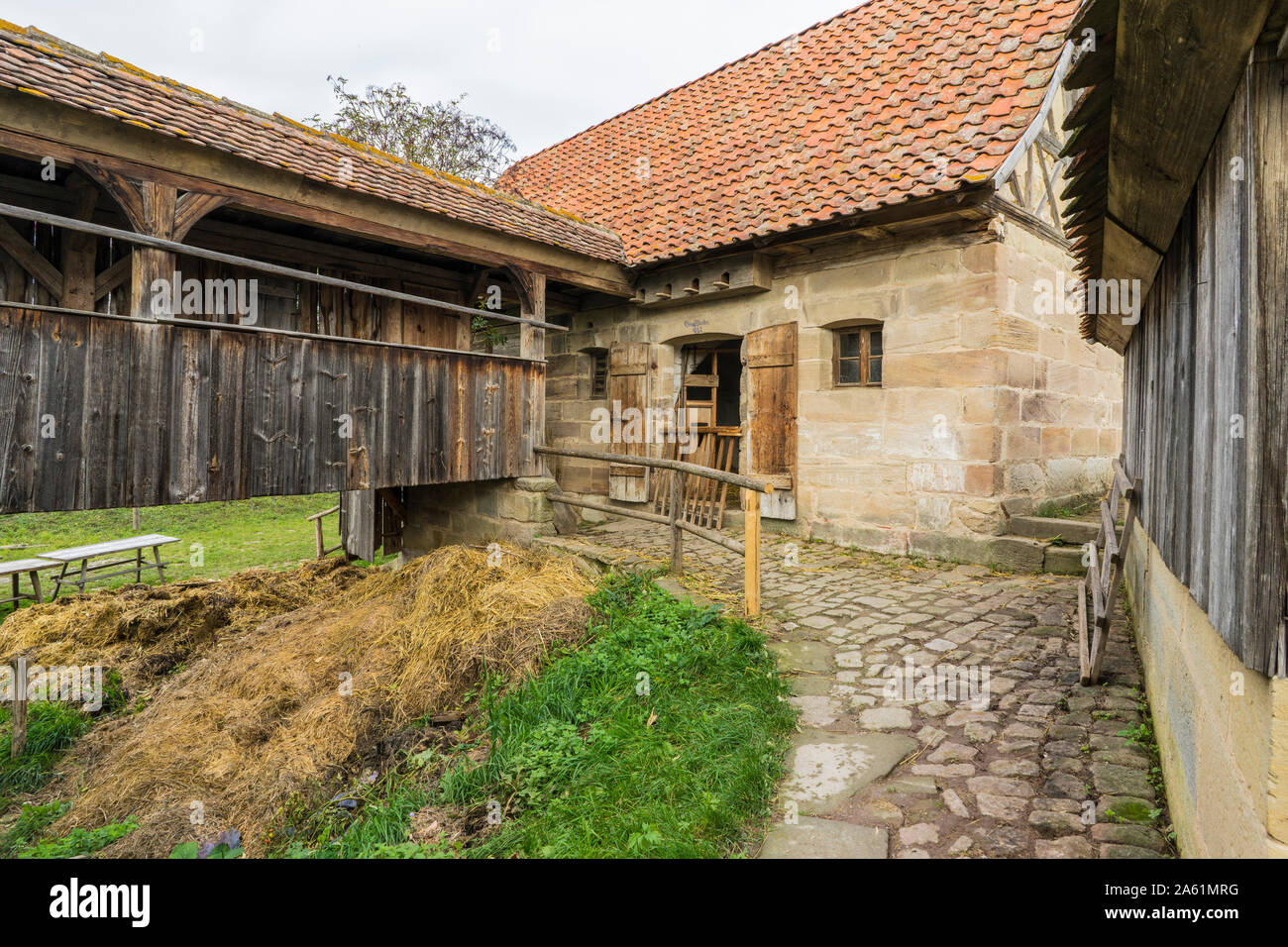 Bad Windsheim, Allemagne - 16 octobre 2019 : vue d'une maison dans un village allemand. Voir une ancienne ferme Banque D'Images