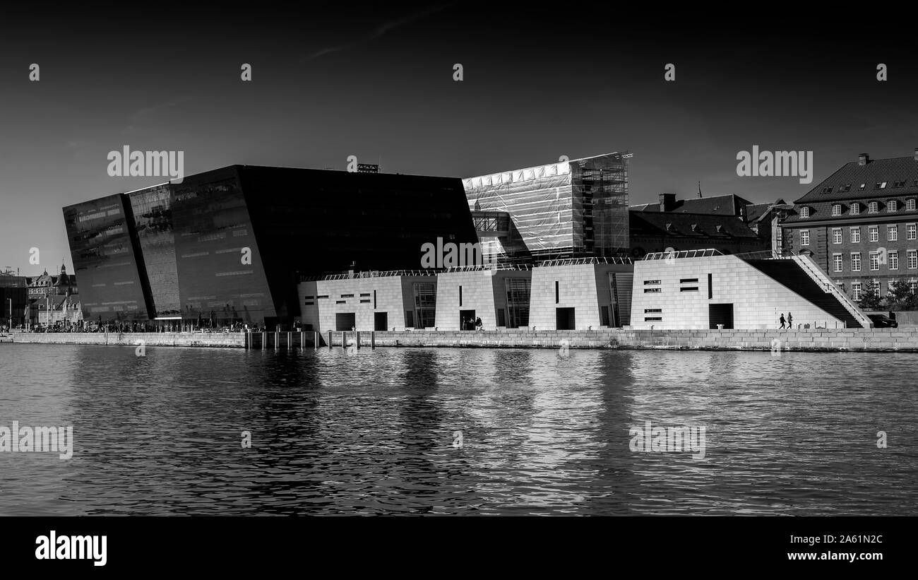 Copenhague, Danemark - septembre 21, 2019 : Le Black Diamond à Copenhague a été achevé en 1999 et est une extension de la Bibliothèque royale. Banque D'Images