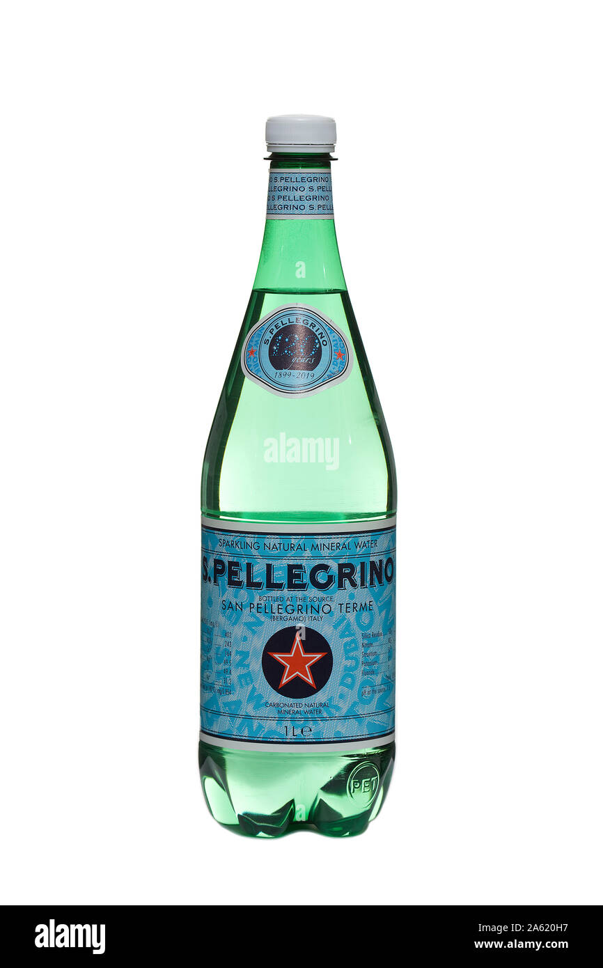 S. Pellegrino bouteille isolé sur fond blanc Banque D'Images