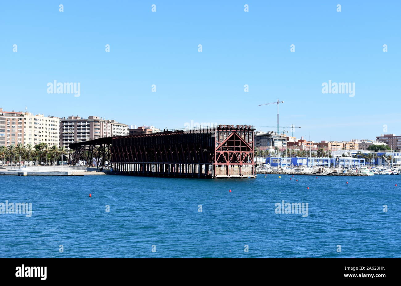 Le port d'Almeria et El Cable Ingles (la jetée), un 1000 mètres de fer fer pier, Almeria, Espagne Banque D'Images