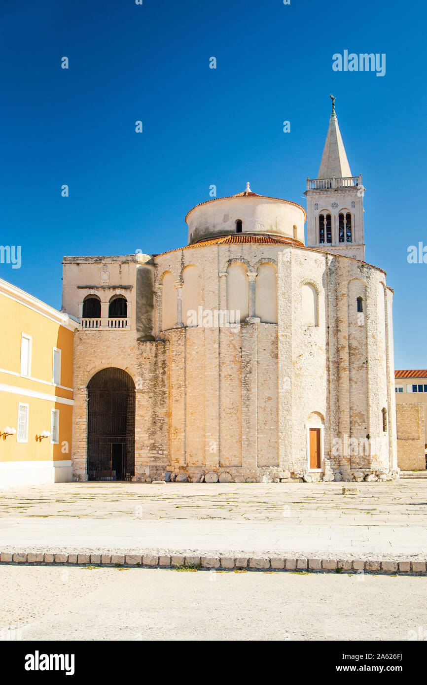 La Croatie, la ville de Zadar, l'église de Saint Donatus 9e siècle sur l'ancien forum Romain ruines, destination touristique populaire Banque D'Images