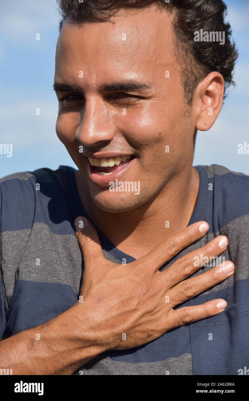Et l'espoir des hommes latino Banque D'Images Et l'espoir des hommes latino Banque D'Images