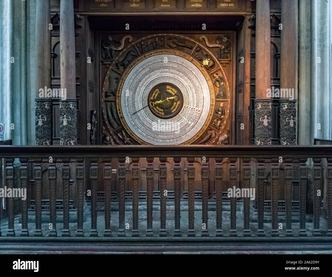 Vue sur le calenderium de l'horloge astronomique de l'église mariale de la ville hanséatique de Rostock, Allemagne. Banque D'Images