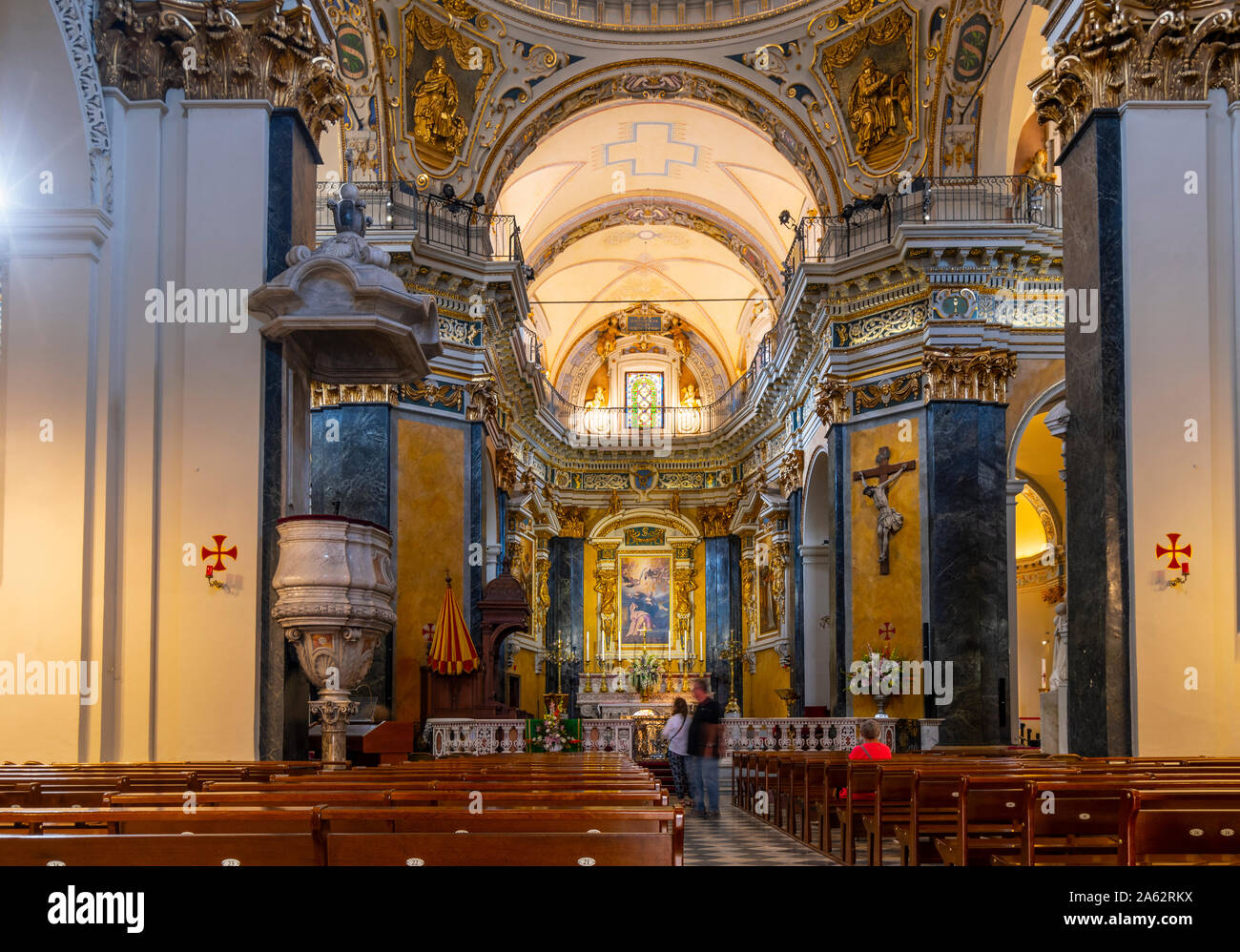 L'une des 10 chapelles de l'intérieur à l'intérieur de la Cathédrale Sainte Reparate baroque, la cathédrale de Nice, France. Banque D'Images
