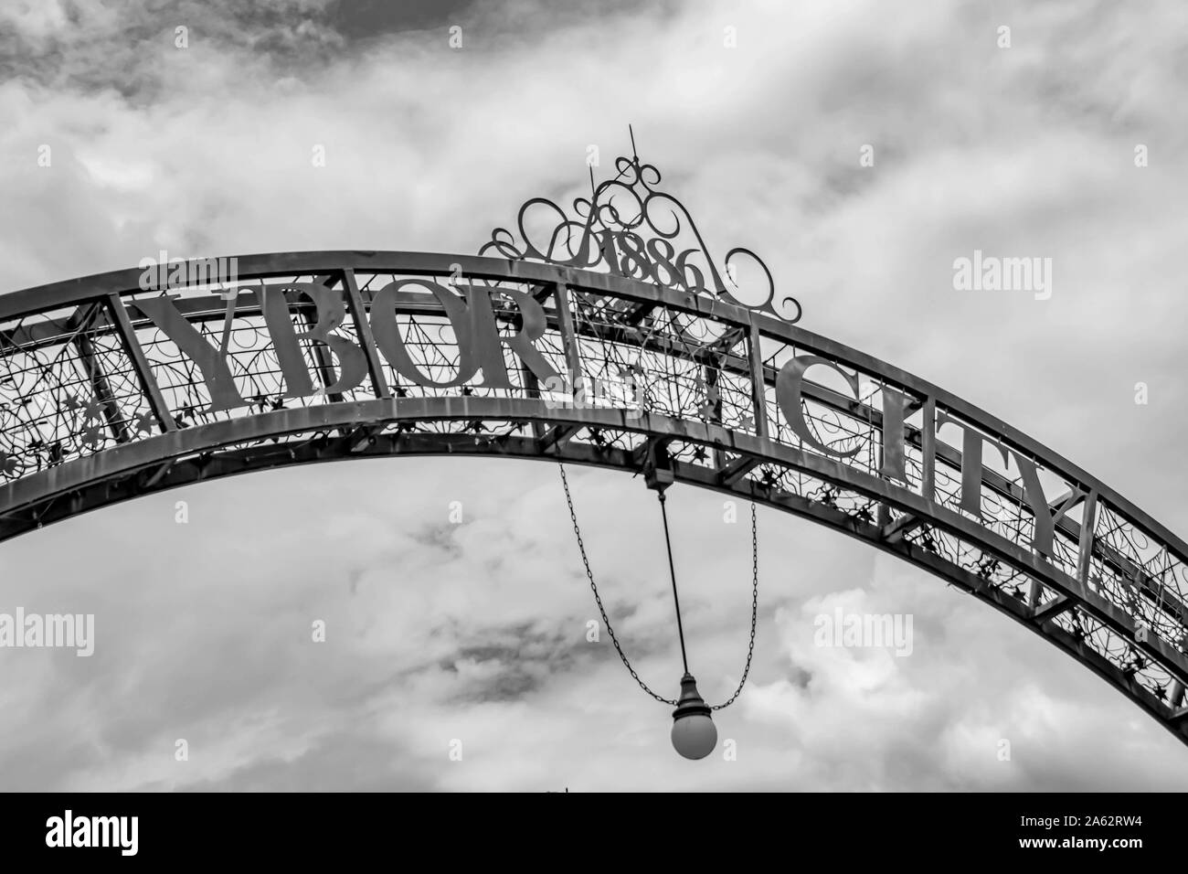 Tampa Bay, en Floride. 12 juillet 2019 Vue de dessus de Ybor City arch sur 7e Aveneu dans quartier historique Banque D'Images