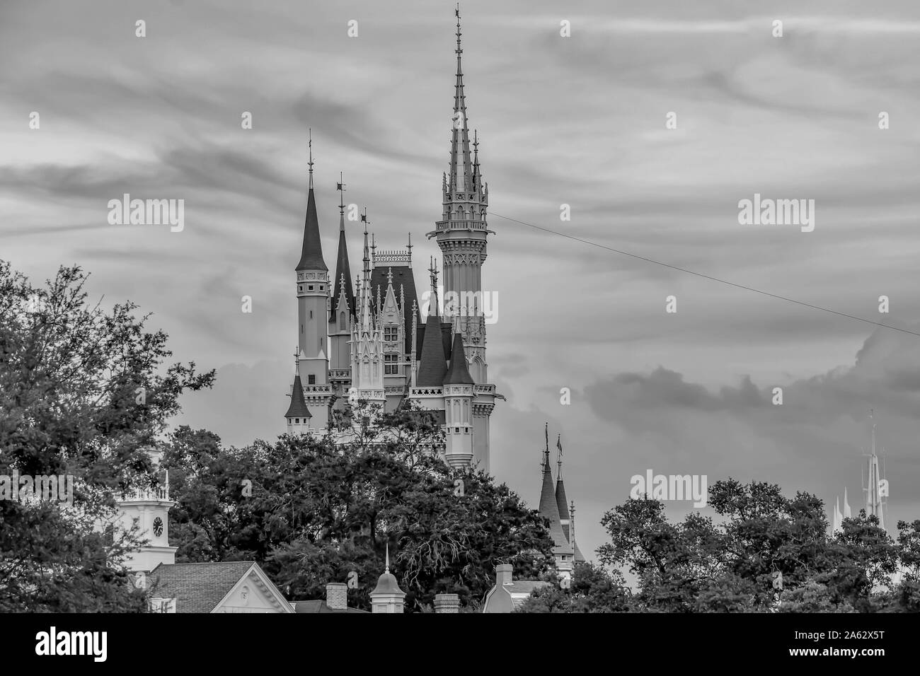 Orlando, Floride. 19 mars, 2019. Vue de dessus le Château de Cendrillon sur beau fond coucher dans Magic Kingdom à Walt Disney World (1) Banque D'Images