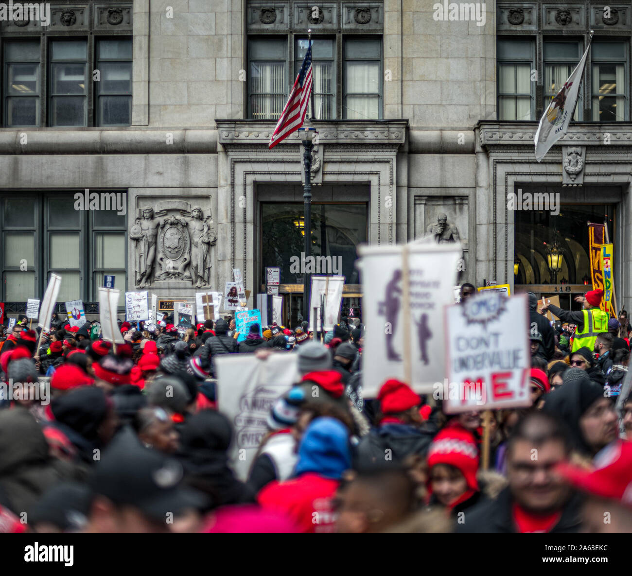 Chicago, Illinois, USA. 23 Oct, 2019. Les enseignants des écoles publiques de Chicago, les élèves, le personnel, et les partisans de ralliement Daley Plaza pour un cinquième jour de grève, après un week-end de l'impasse les négociations de contrat avec la ville. Crédit : Chris Riha/ZUMA/Alamy Fil Live News Banque D'Images