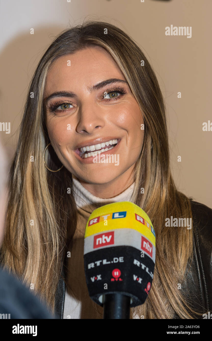 Sophia Thomalla bei der Eröffnung des IQOS Store im 123 Zeil. Frankfurt am Main, 23.10.2019 Banque D'Images