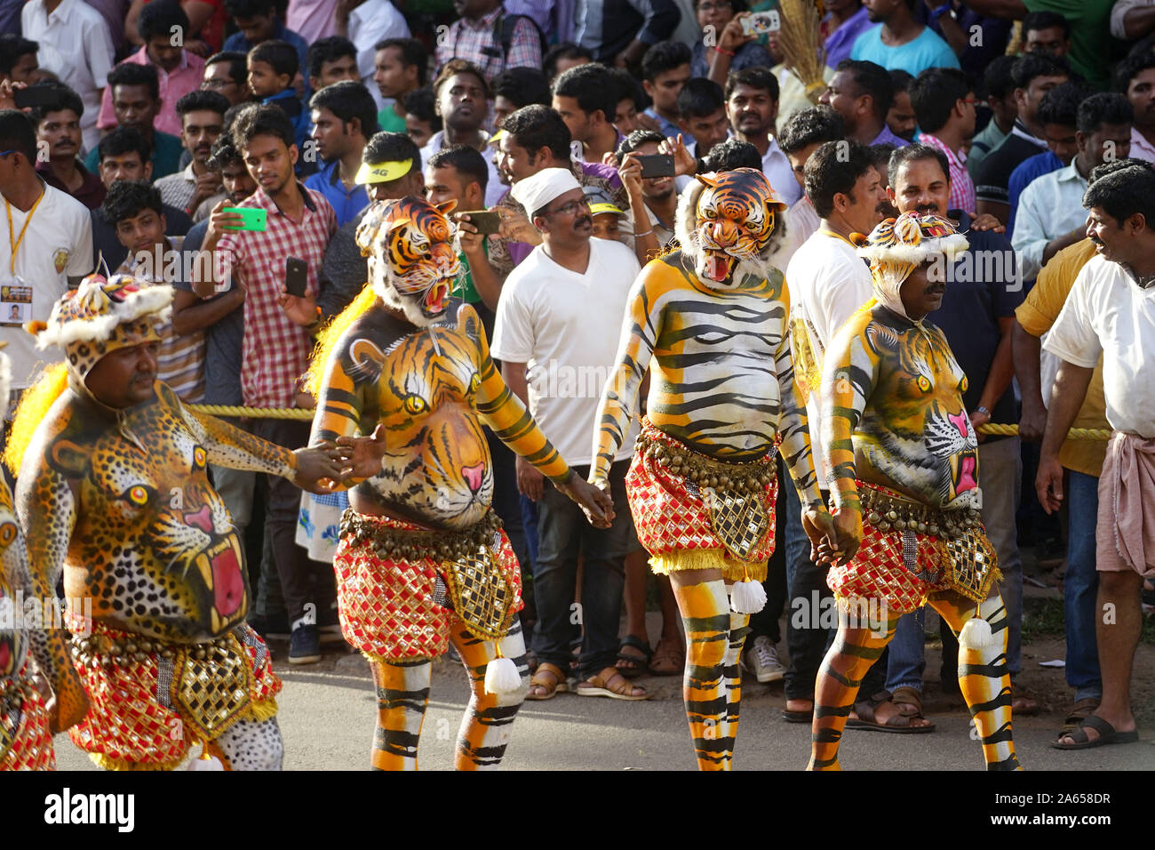 Pulikali Tiger Dance procession, Onam festival, Thrissur, Kerala, Inde, Asie Banque D'Images