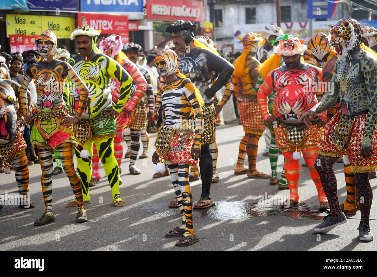 Pulikali Tiger Dance procession, Onam festival, Thrissur, Kerala, Inde, Asie Banque D'Images