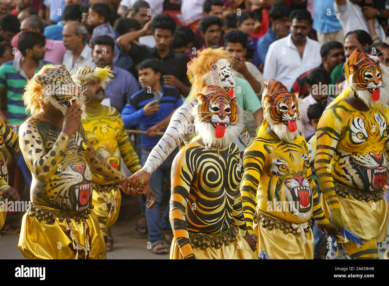 Pulikali Tiger Dance procession, Onam festival, Thrissur, Kerala, Inde, Asie Banque D'Images