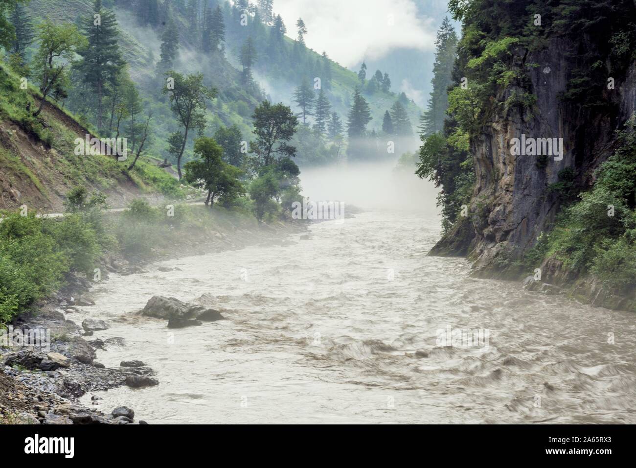 Rivière Kishanganga, vallée du Gurez, Bandipora, Cachemire, territoire de l'Union, UT, Inde, Asie Banque D'Images