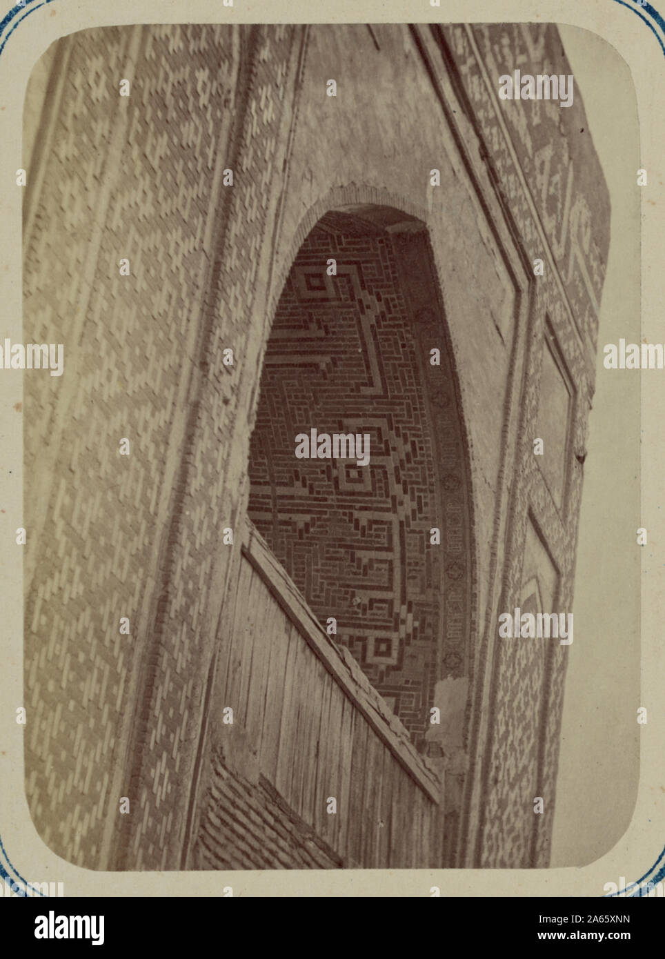 Antiquités de Samarkand Madrasah de Ulugh Beg Détail des petites niches spécifiques entre eux Banque D'Images