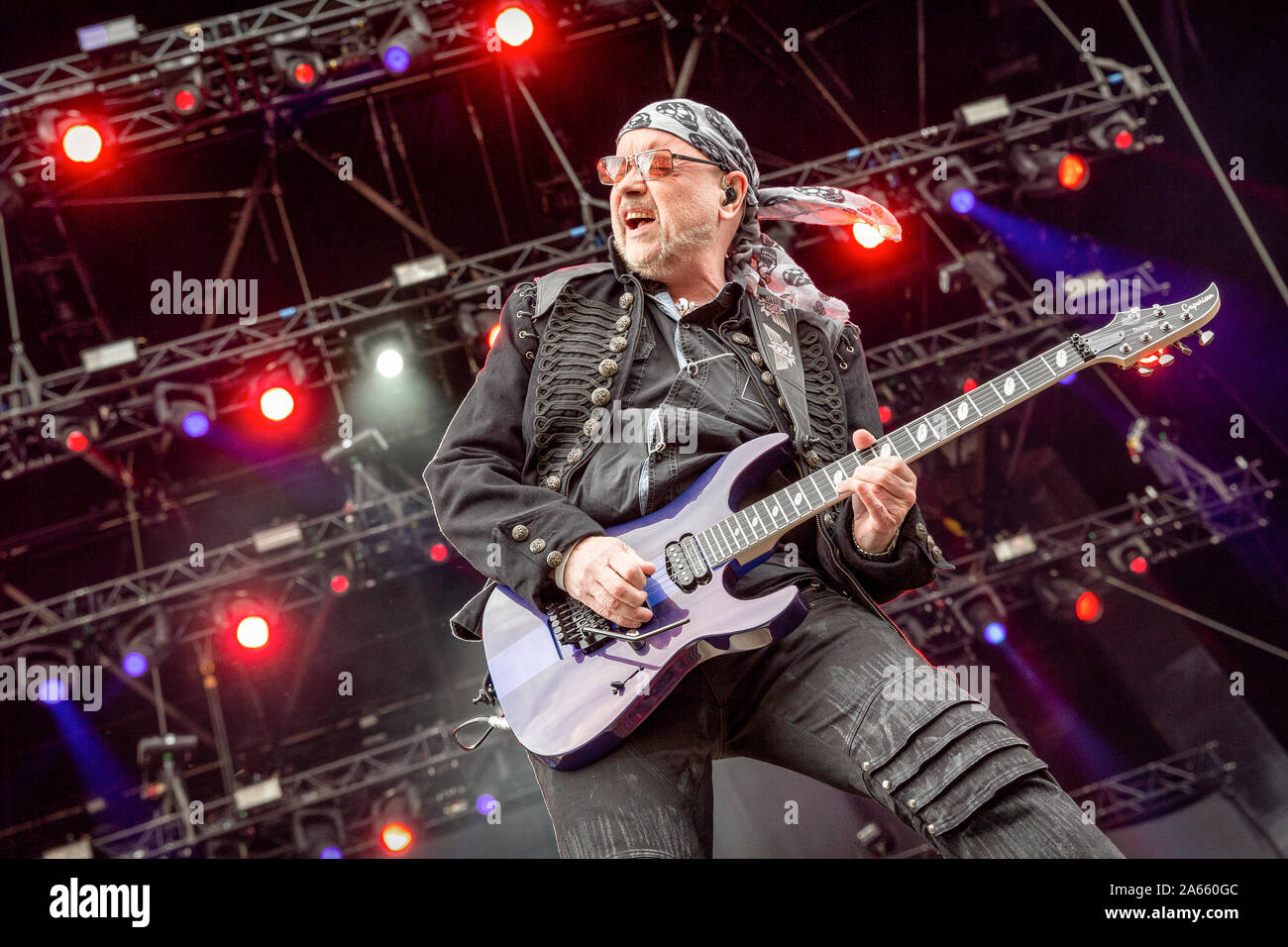 Solvesborg, Suède. 08th, 2019 juin. Le groupe de heavy metal britannique Saxon effectue un concert live au cours de la fête de la musique suédoise Sweden Rock Festival 2019. Ici le guitariste Paul Quinn est vu sur scène. (Photo crédit : Gonzales Photo - Terje Dokken). Banque D'Images