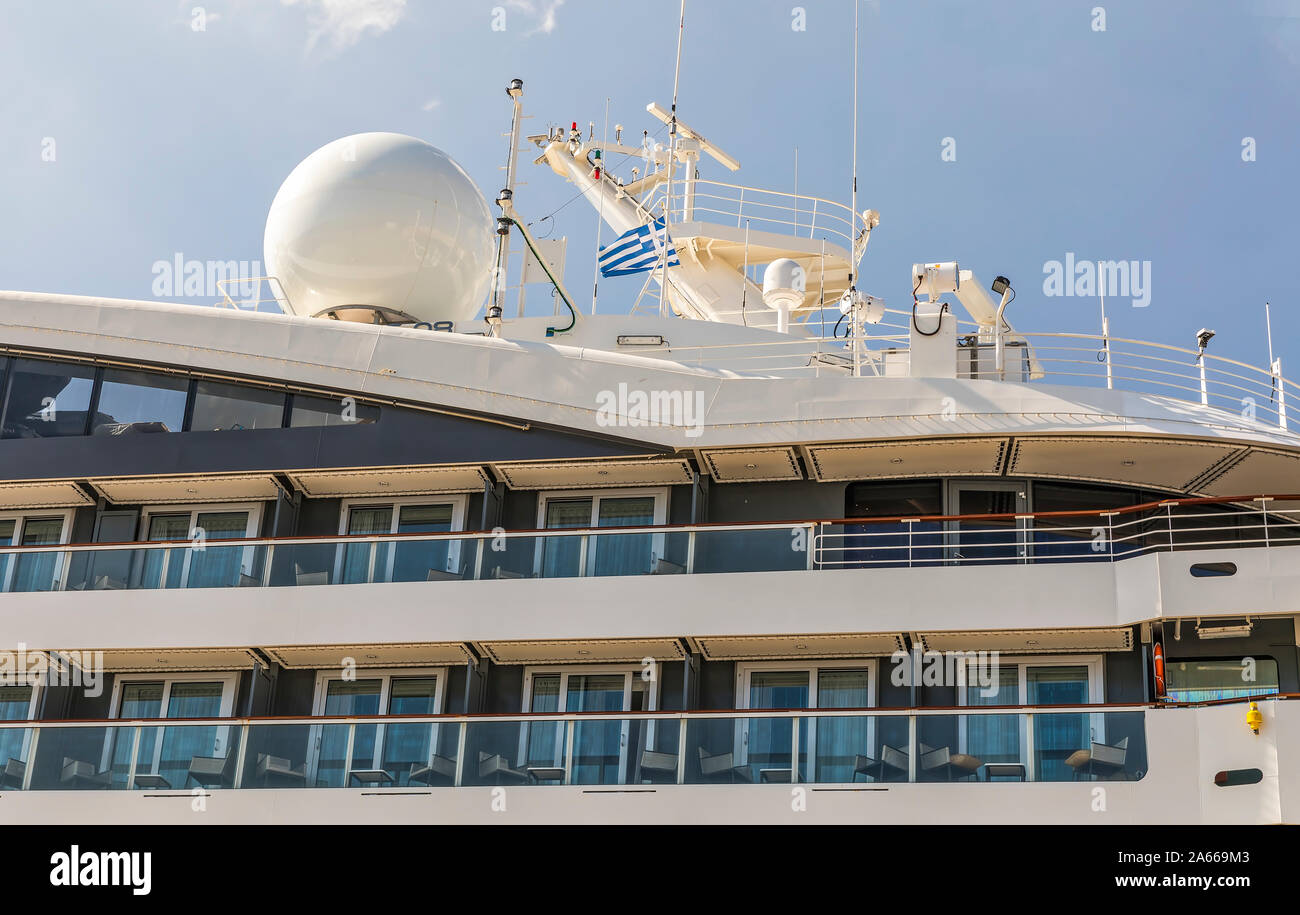 Vue latérale d'un paquebot de croisière avec balcon. Image Banque D'Images