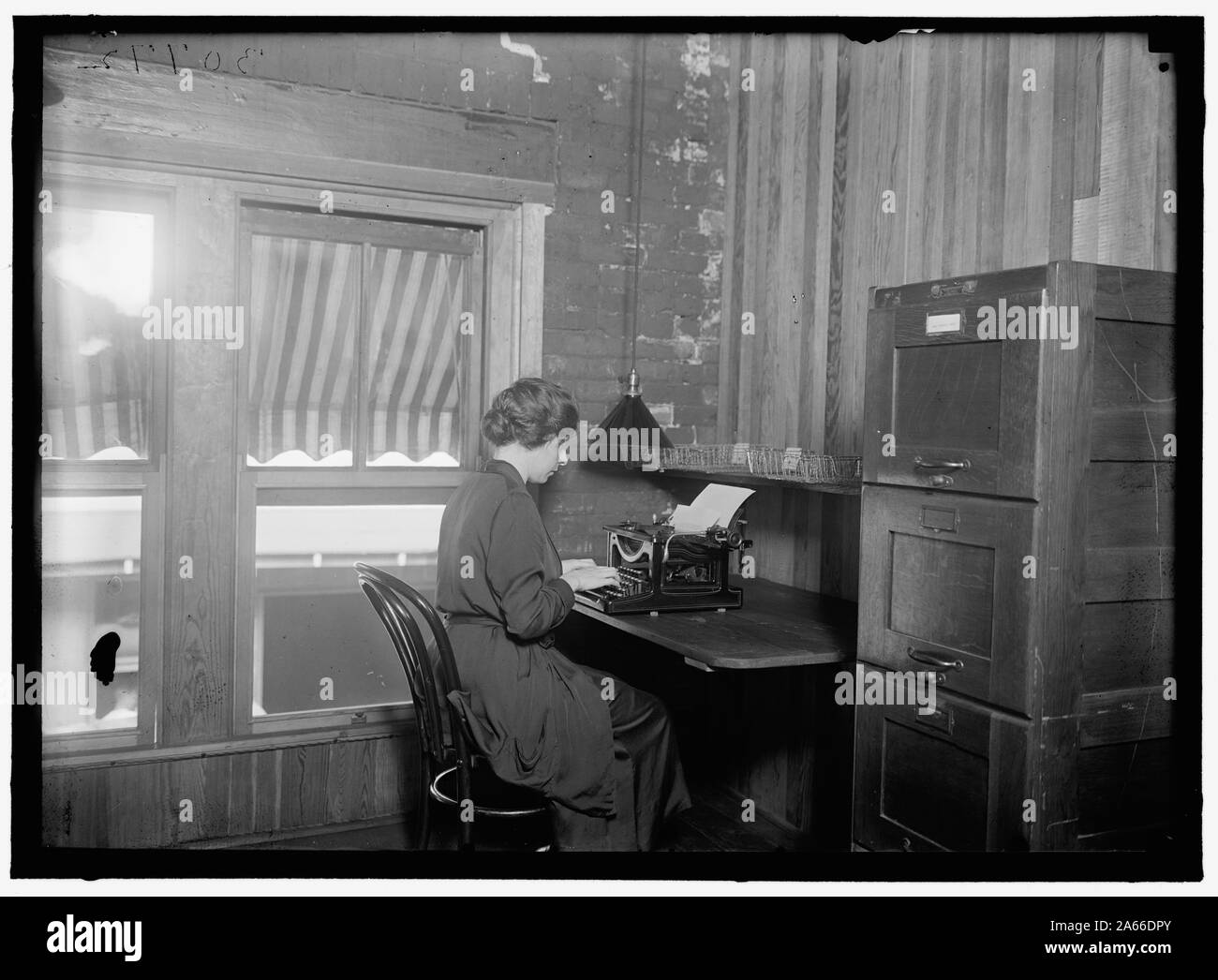 Femme AU SUFFRAGE UNIVERSEL. Le PARTI NATIONAL DES FEMMES, DE L'INTÉRIEUR Banque D'Images