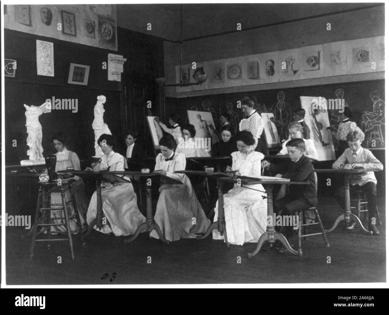 Washington, D.C. - Les écoles publiques, les élèves de niveau de l'Est dans la classe d'art Banque D'Images