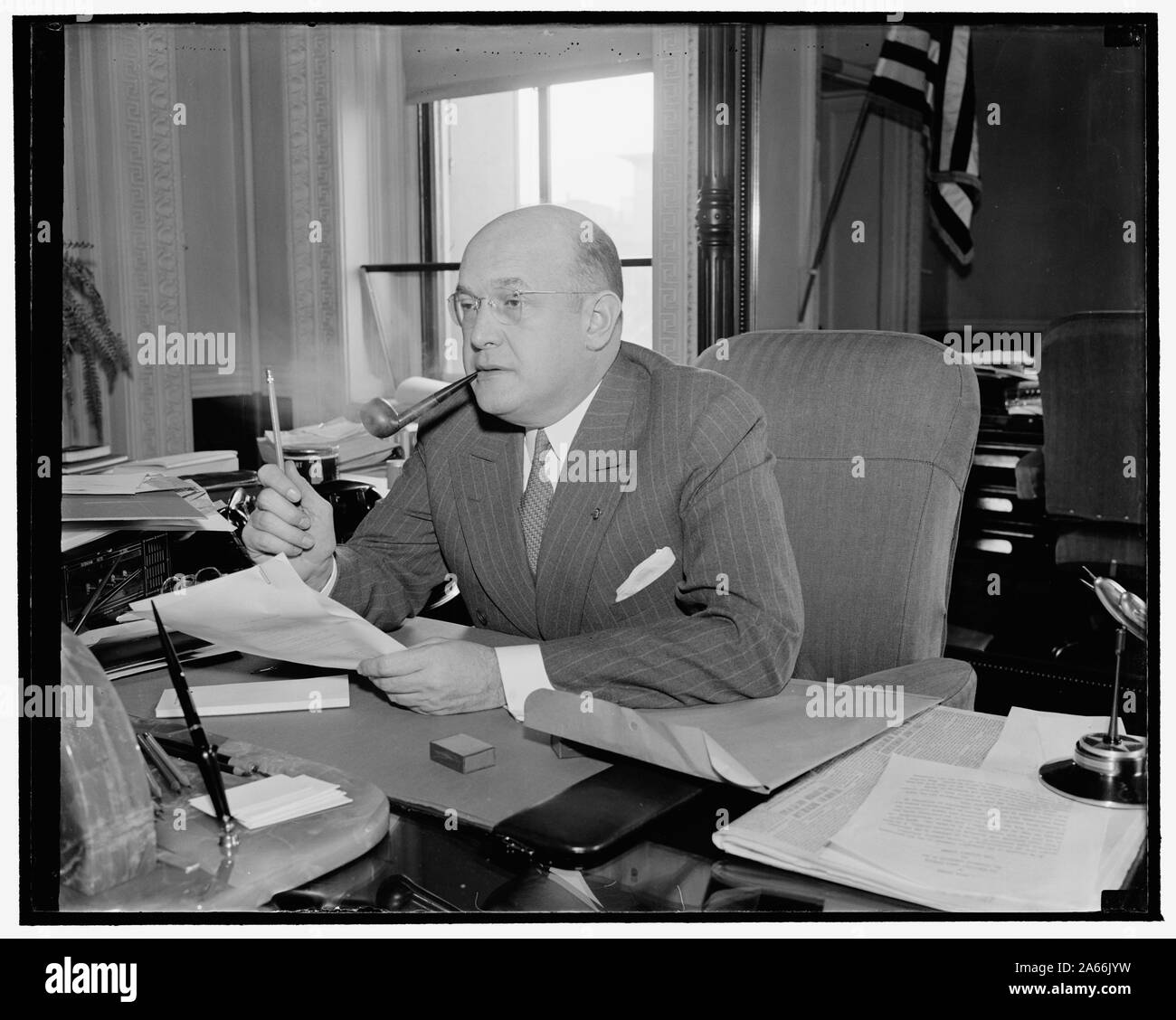 Washington, D.C., le 23 décembre. Une nouvelle photographie informelle de Louis Arthur Johnson, Secrétaire adjoint de la guerre, 23/12/38 Banque D'Images