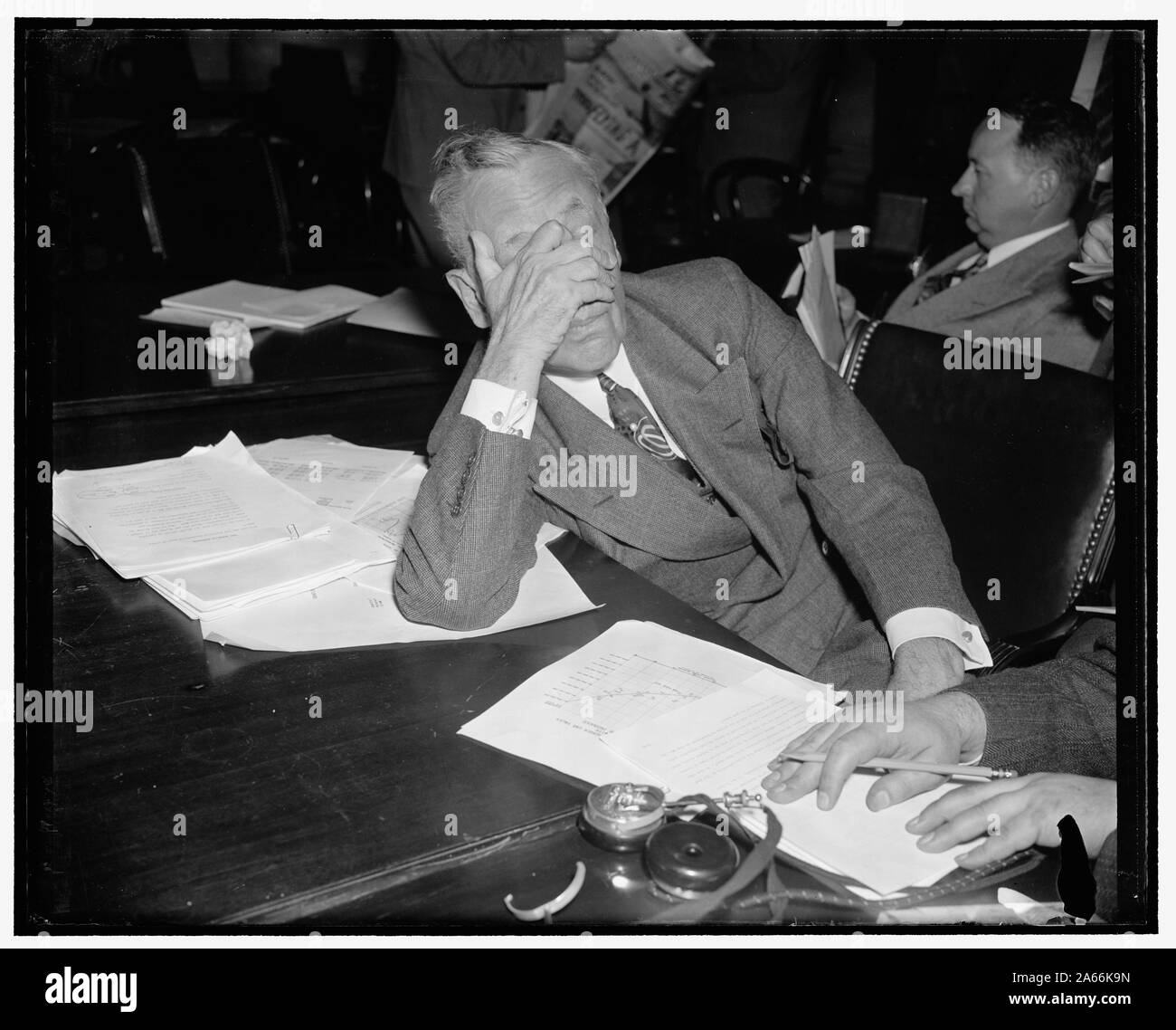 Washington, D.C., le 18 mai 1939. Alfred P. Sloan Jr., président de General Motors, monopole avant Comité d'investigation. Il a été interrogé sur les méthodes utilisées par les grandes entreprises dans le financement de leurs propres ressources Banque D'Images