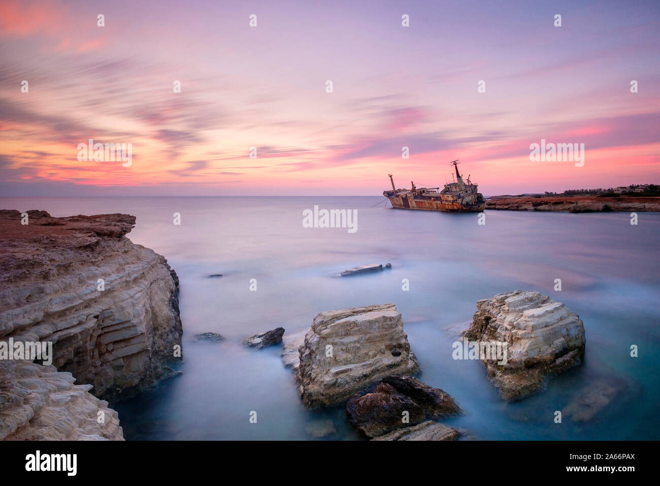 L'Épave Edro III au coucher du soleil, près de Peyia (Pegeia), district de Paphos, Chypre Banque D'Images