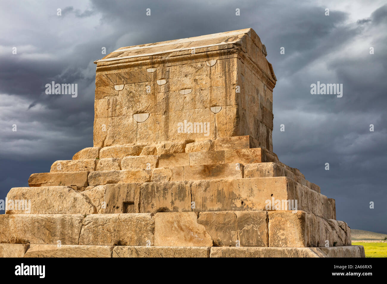 Tombe de Cyrus le Grand, vie siècle avant J.-C., Pasargades, la province du Fars, Iran Banque D'Images