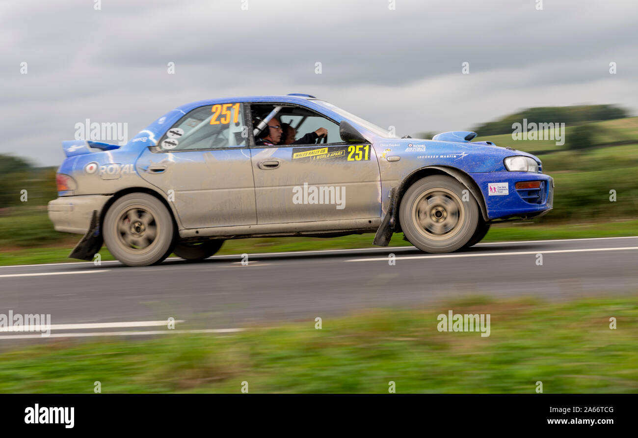 251 voiture pilote, Chris Daykin, Co-Driver Michael Semaines, Wales Rally GB, national entre les étapes de Newtown, Powys, Wales, UK Banque D'Images