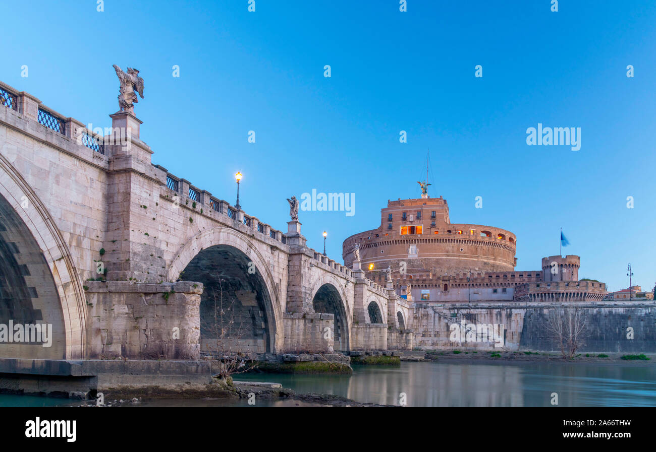 L'Italie, Lazio, Rome, Saint Angelo, pont Ponte Sant'Angelo et de Castel Sant'Angelo Banque D'Images