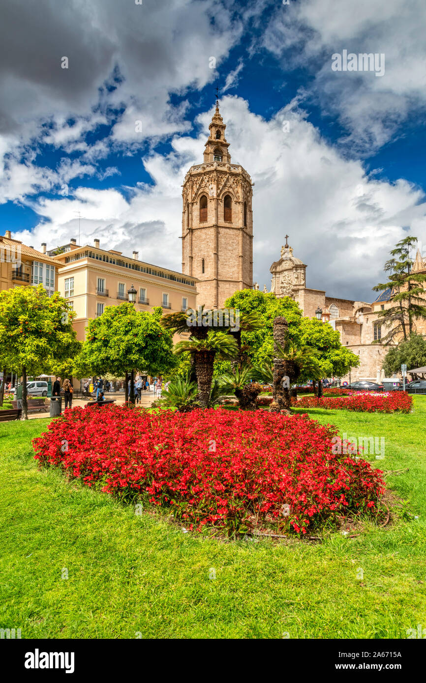 La Plaza de la Reina et clocher Micalet, Valence, Communauté Valencienne, Espagne Banque D'Images
