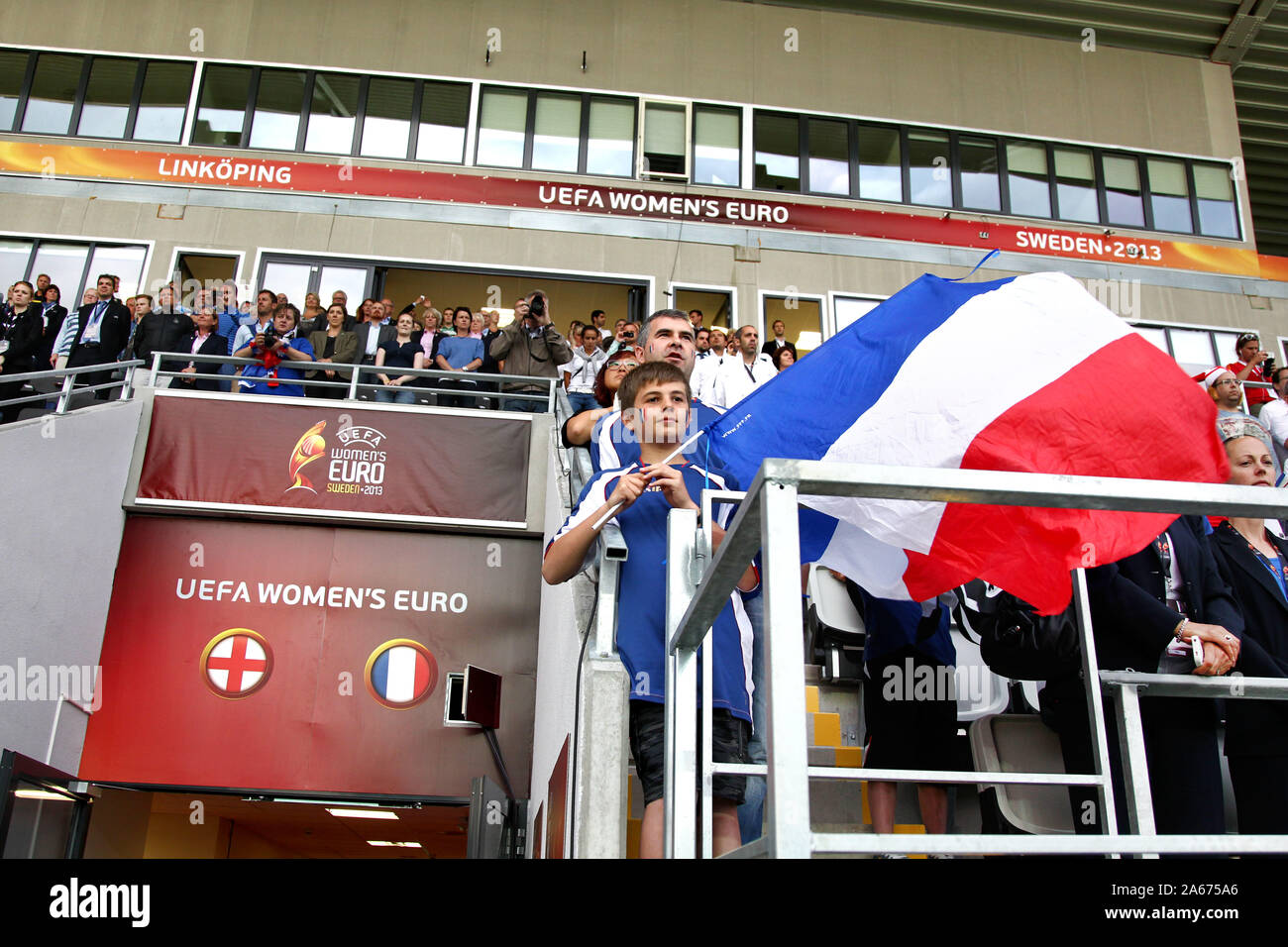 Linköping, Suède 20130718euros entre des femmes de l'Uefa à Linköping France-angleterre arena. Supporters du football français. Jeppe Pfoto Gustafsson Banque D'Images