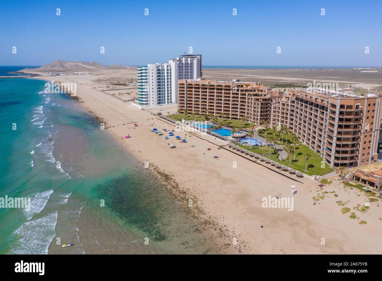 Vue aérienne de l'Puerto Peñasco bay dans l'État de Sonora, Mexique. paysage de plage, la mer, l'hôtel et de l'immobilier. Golfe de Californie désert. Mer de Cortez Mer Bermejo. © (© Photo : LuisGutierrez NortePhoto.com) / vista aérea de la Bahía Puerto Peñasco en Sonora, Mexique. paisaje de playa, mar, industria hotelera e inmobiliaria. desierto de Golfe de Californie. Mar de Cortés, Mar Bermejo.© (© Photo : LuisGutierrez NortePhoto.com) / Banque D'Images