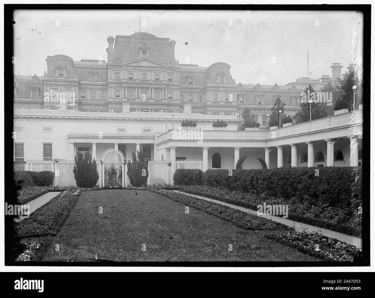 Jardin sud-ouest, la Maison Blanche, qui a remplacé le jardin colonial de l'Ouest. Vue de la tente à la fin de l'Est Banque D'Images