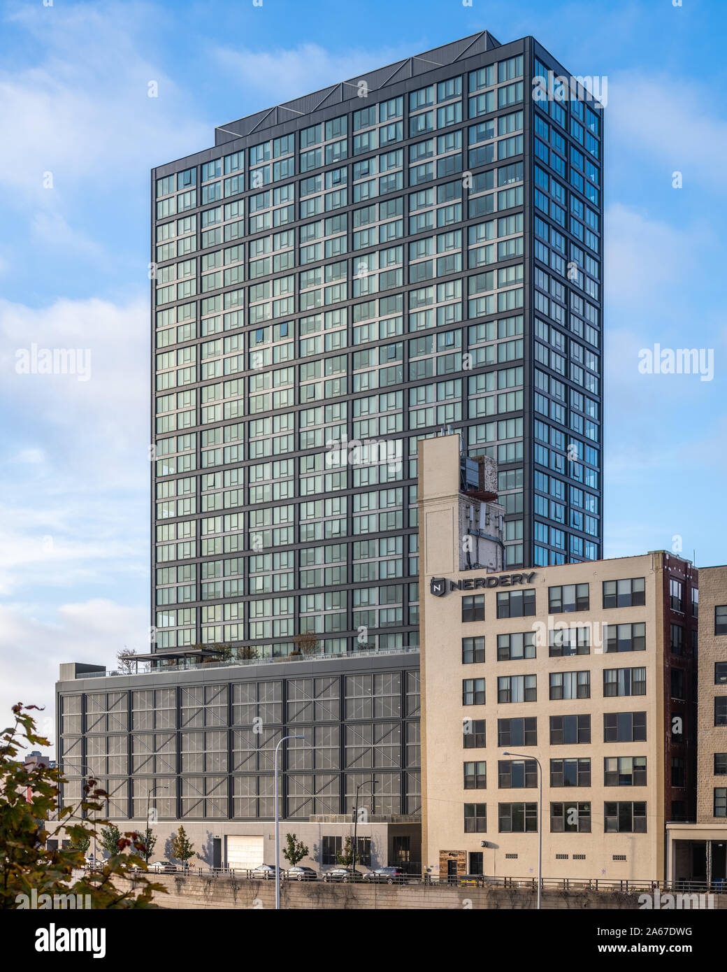 Une tour de condominiums modernes Banque D'Images