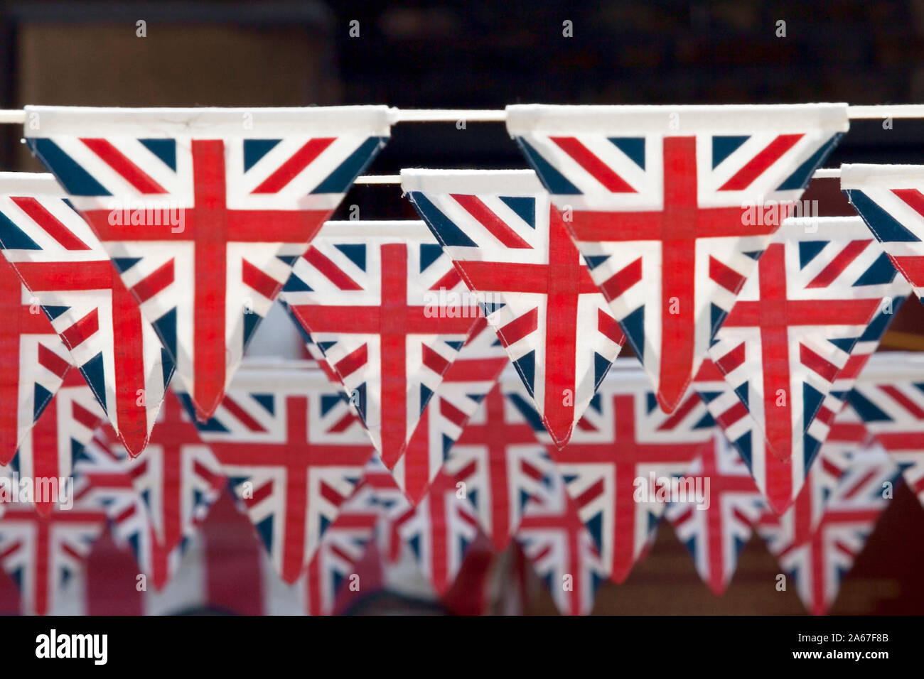 Union jack bunting flags en rangées sur sunny day Banque D'Images