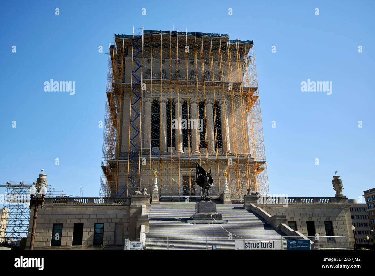 Les échafaudages autour du monument commémoratif de guerre du monde indiana indianapolis indiana USA Banque D'Images