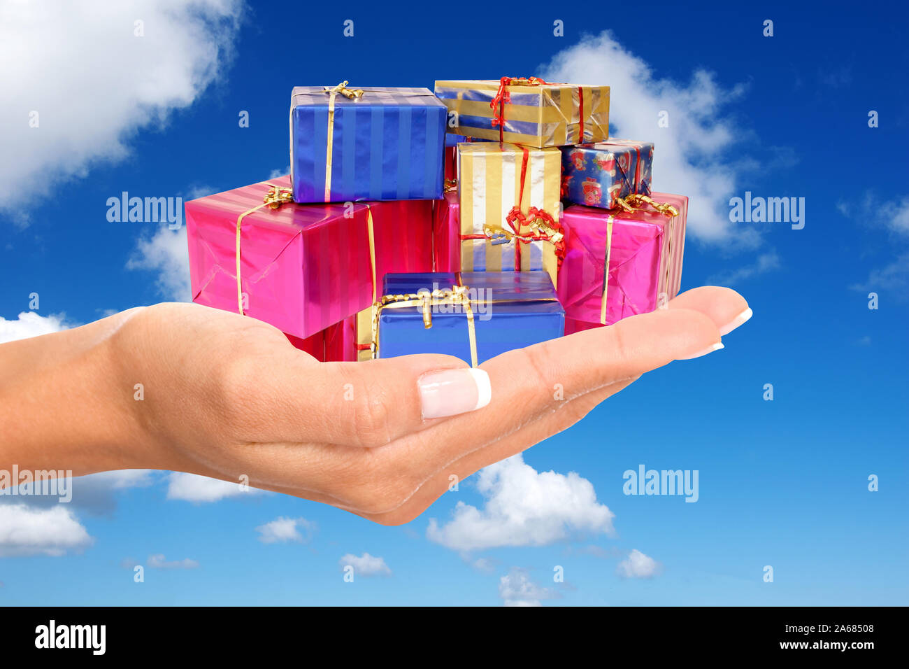 Geschenke mit la main, colis, Päckchen, cadeaux de Noël, Weihnachten, bunt, eingepackte Banque D'Images