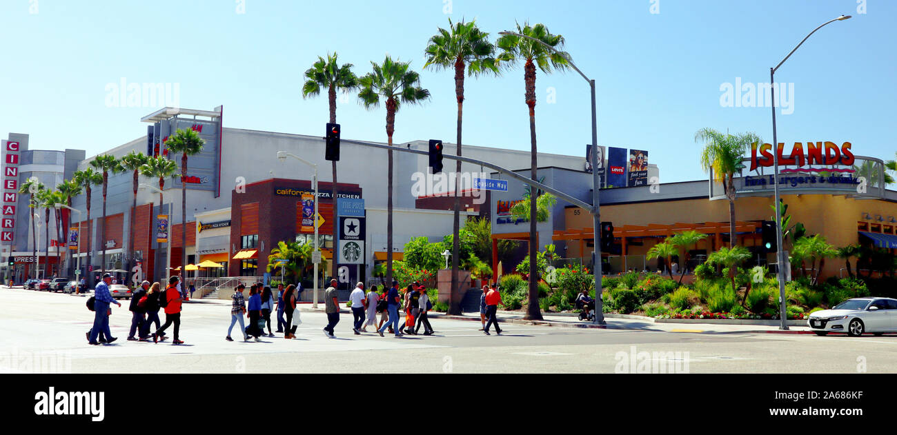 Long Beach, Californie, le grand brochet, centre commercial avec les détaillants, restaurants, cinéma, club et boutique Banque D'Images