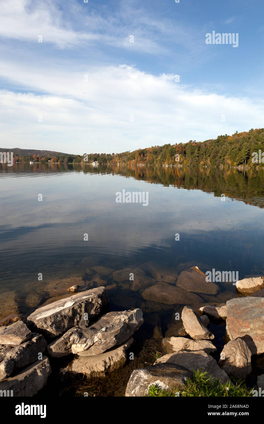 Wononskopomuc Lake, Lakeville, Connecticut Banque D'Images