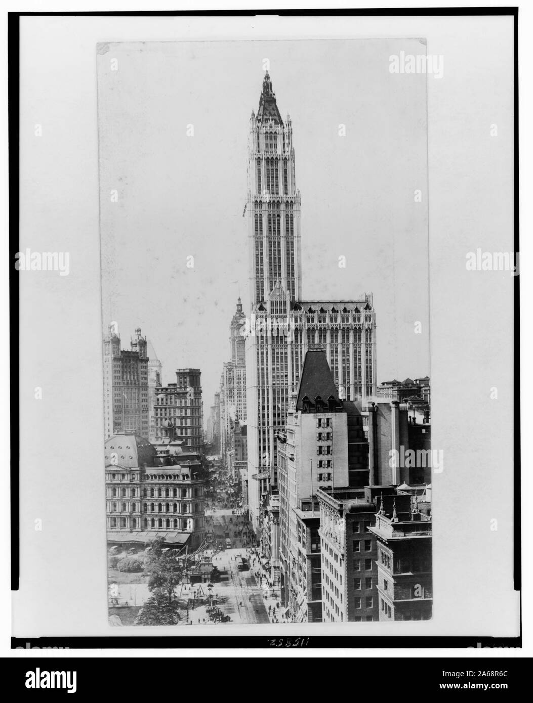 Woolworth Building & B'way south Banque D'Images