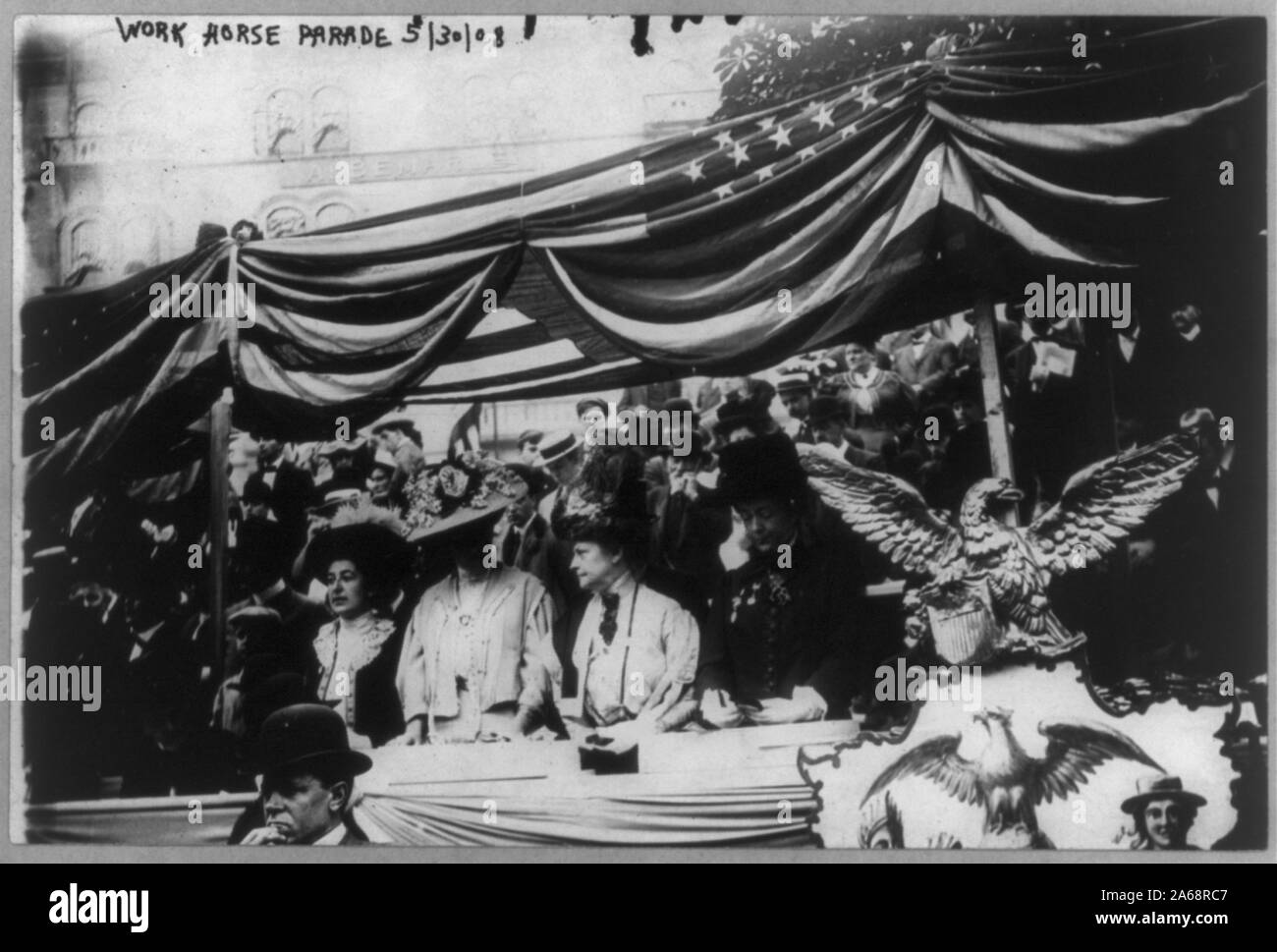 Cheval de parade, New York City : spectateurs en stand Banque D'Images