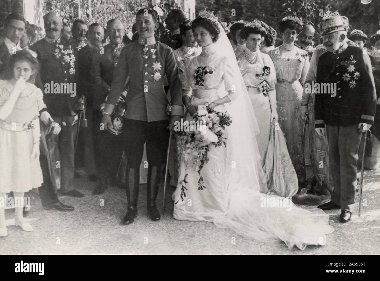 Mariage de l'archiduc Charles d'Autriche et de la Princesse Zita de Bourbon-Parme à Schwarzau Palace. Octobre 21, 1911 Banque D'Images