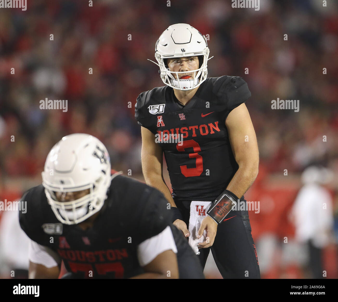 Houston, Texas, USA. 24 Oct, 2019. Le quart-arrière des Cougars de Houston Clayton Tune (3) pendant un match de football NCAA entre l'Université de Houston et à l'Université Méthodiste du Sud à TDECU Stadium de Houston, Texas, le 24 octobre, 2019. Crédit : Scott Coleman/ZUMA/Alamy Fil Live News Banque D'Images