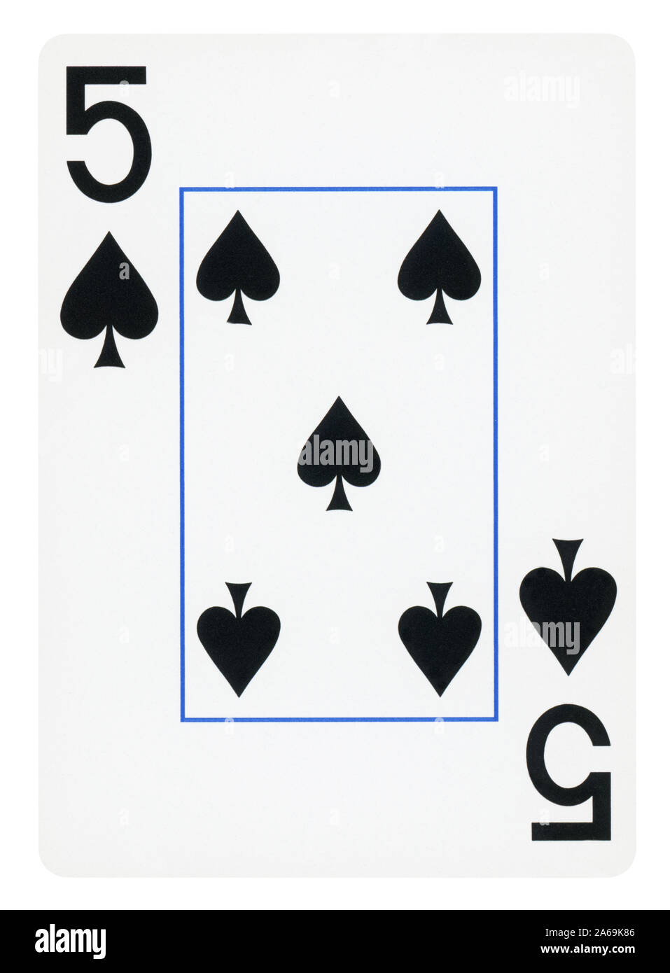 Cinq de pique jeu de carte - isolated on white Banque D'Images