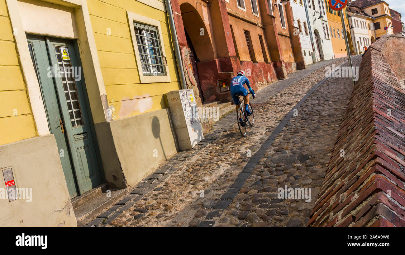 Sibiu Cycling Tour. La course est ouverte par le traditionnel prologue sur les rues pavées de la ville Banque D'Images