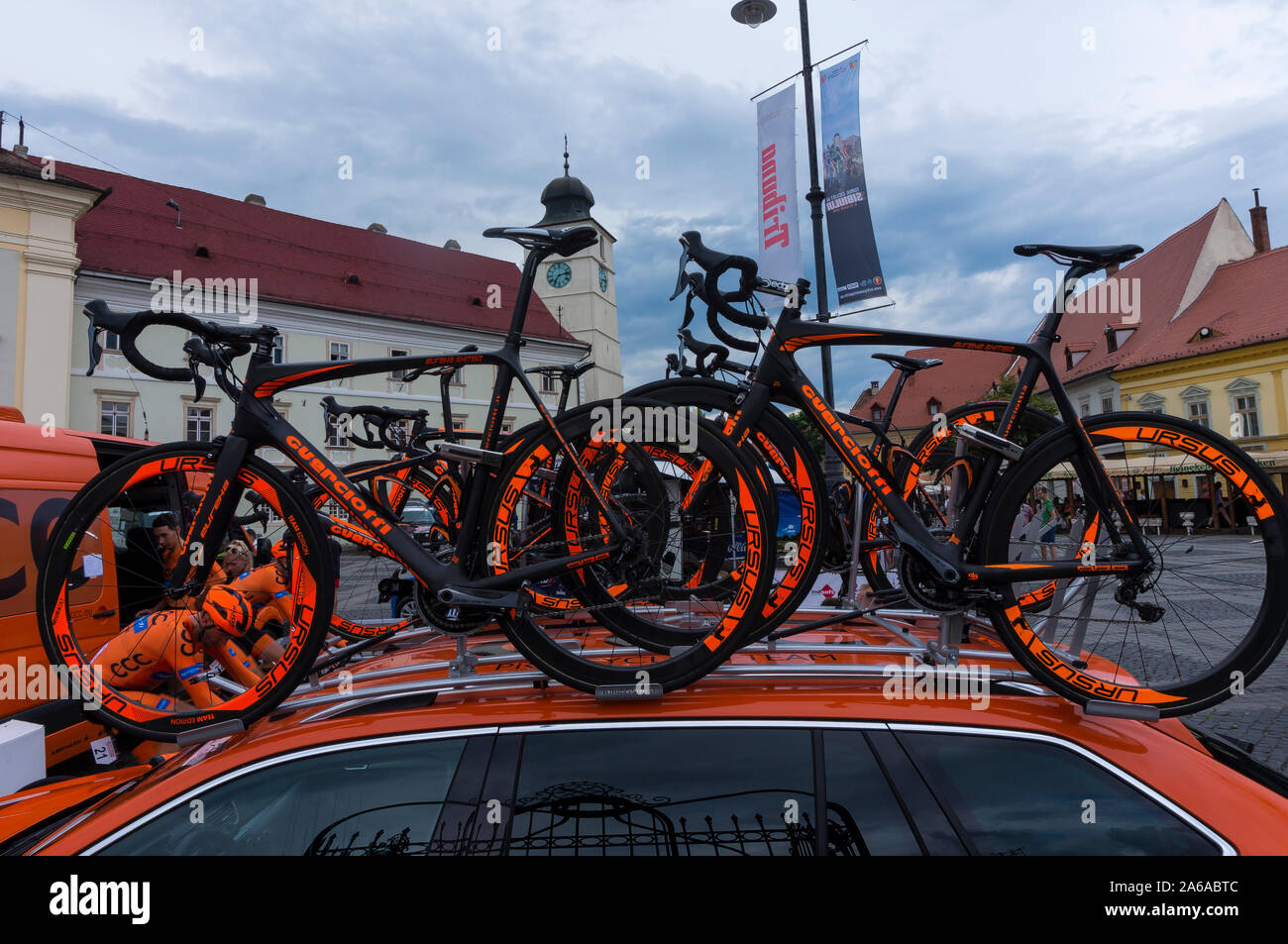 Sibiu Cycling Tour. La course est ouverte par le traditionnel prologue sur les rues pavées de la ville Banque D'Images