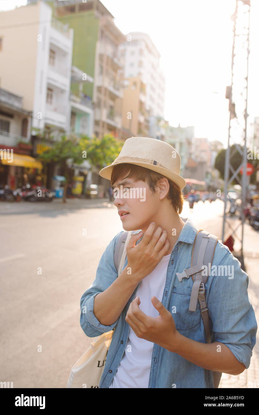 Les jeunes voyageurs asiatiques backpacker à Cho lon dans le quartier chinois, Saigon Banque D'Images