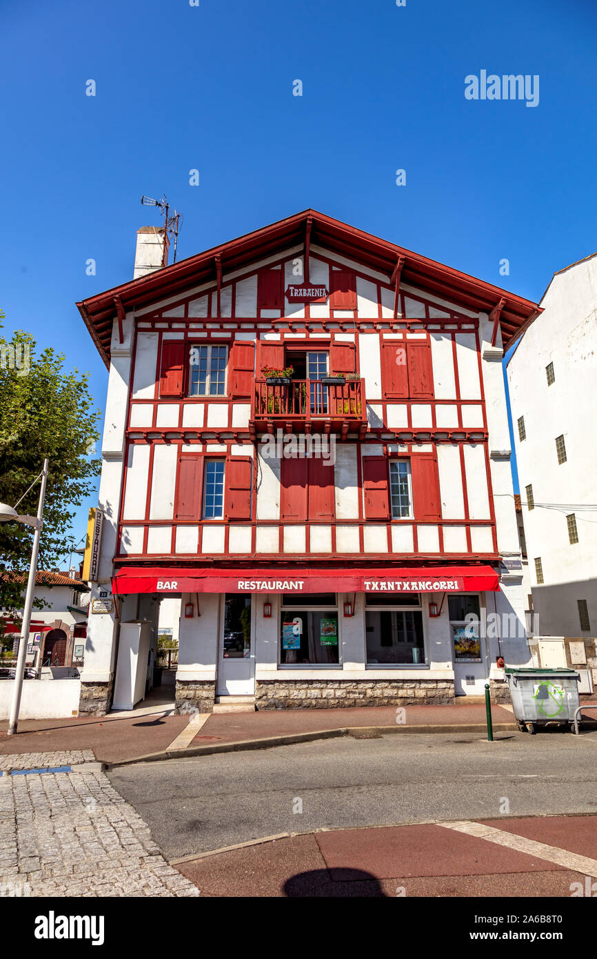 Saint Jean de Luz, France - 08 septembre 2019 - Maison Traditionnelle Banque D'Images