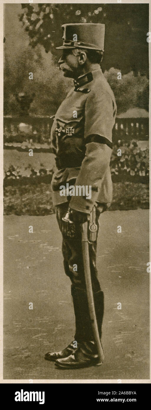 Photographie montrant général Josef Franz Graf Conrad von Hötzendorf de l'armée autrichienne qui a commandé sur le front de l'Est avec la Russie, du Miroir Journal du 25 juin 1916 Banque D'Images