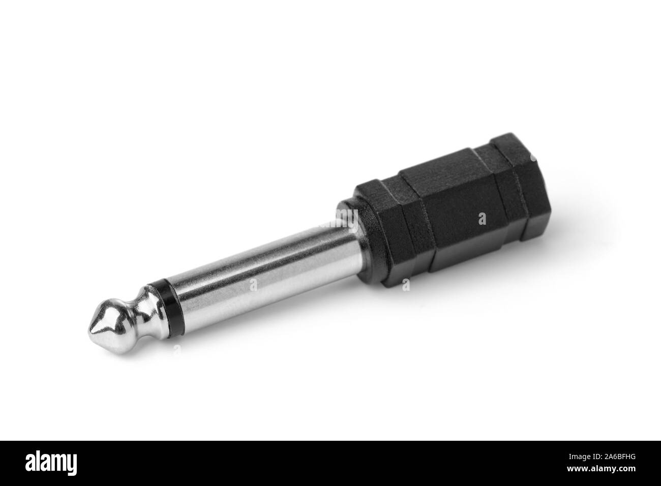 Adaptateur audio jack 2.5mm à 3.5mm isolated on white Banque D'Images Adaptateur audio jack 2.5mm à 3.5mm isolated on white Banque D'Images