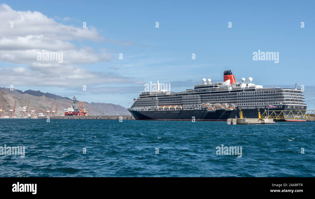 Mme Reine Victoria (QV) est un navire de croisière de classe Vista. grand navire à passagers de luxe. Banque D'Images