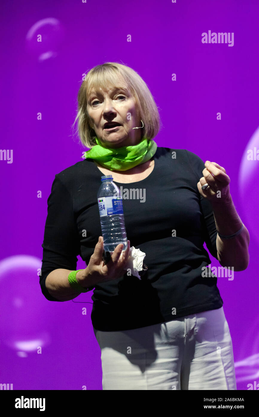 Val Curran, professeur de la psychopharmacologie, à l'University College de Londres, s'exprimant au sujet du cannabis : Est-il un traitement pour le ou la cause de la mauvaise santé mentale, ?, sur la scène, l'homme à vivre 2019 New Scientist Banque D'Images